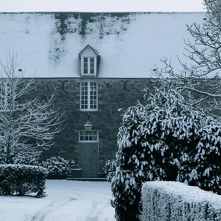 בית הארחה Le Manoir De Herouville 3*