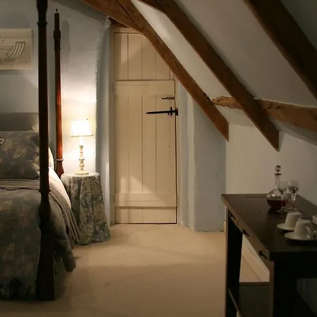 בית הארחה Le Manoir De Herouville 3*