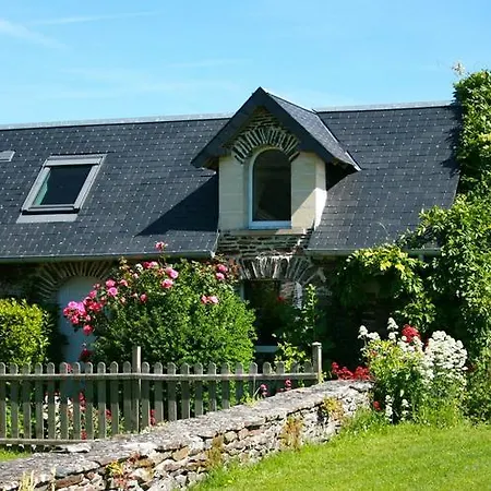 Le Manoir De Herouville Guest house