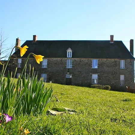 Le Manoir De Herouville Guest house