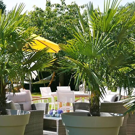Le Manoir De Herouville Guest house *
